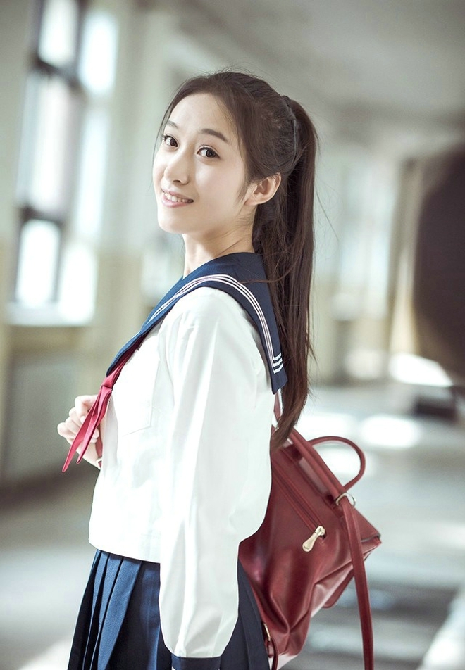 马尾辫美女校花jk制服教室写真