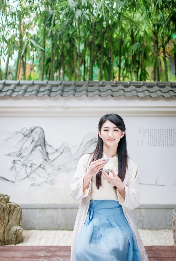 汉服美女品茶赏花唯美古风摄影