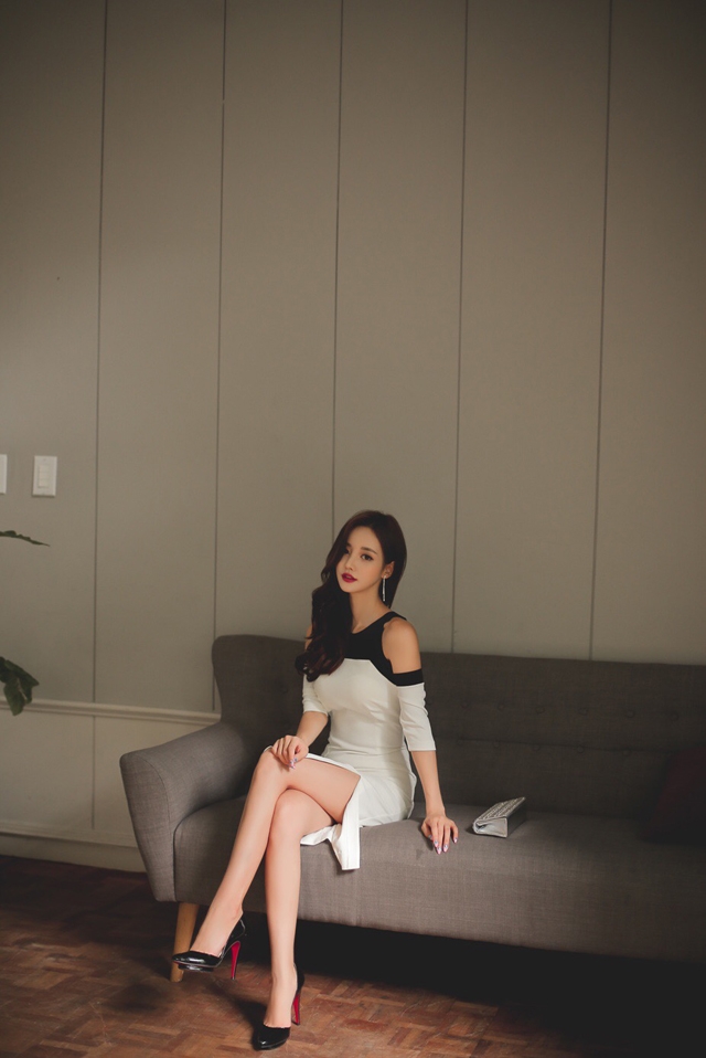 性感美女前凸后翘s型曲线套图