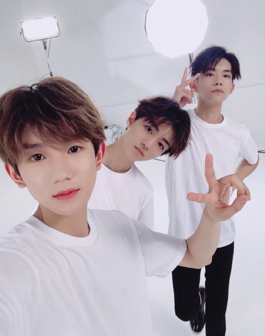 TFBOYS组合出道八周年三人合照精美图集