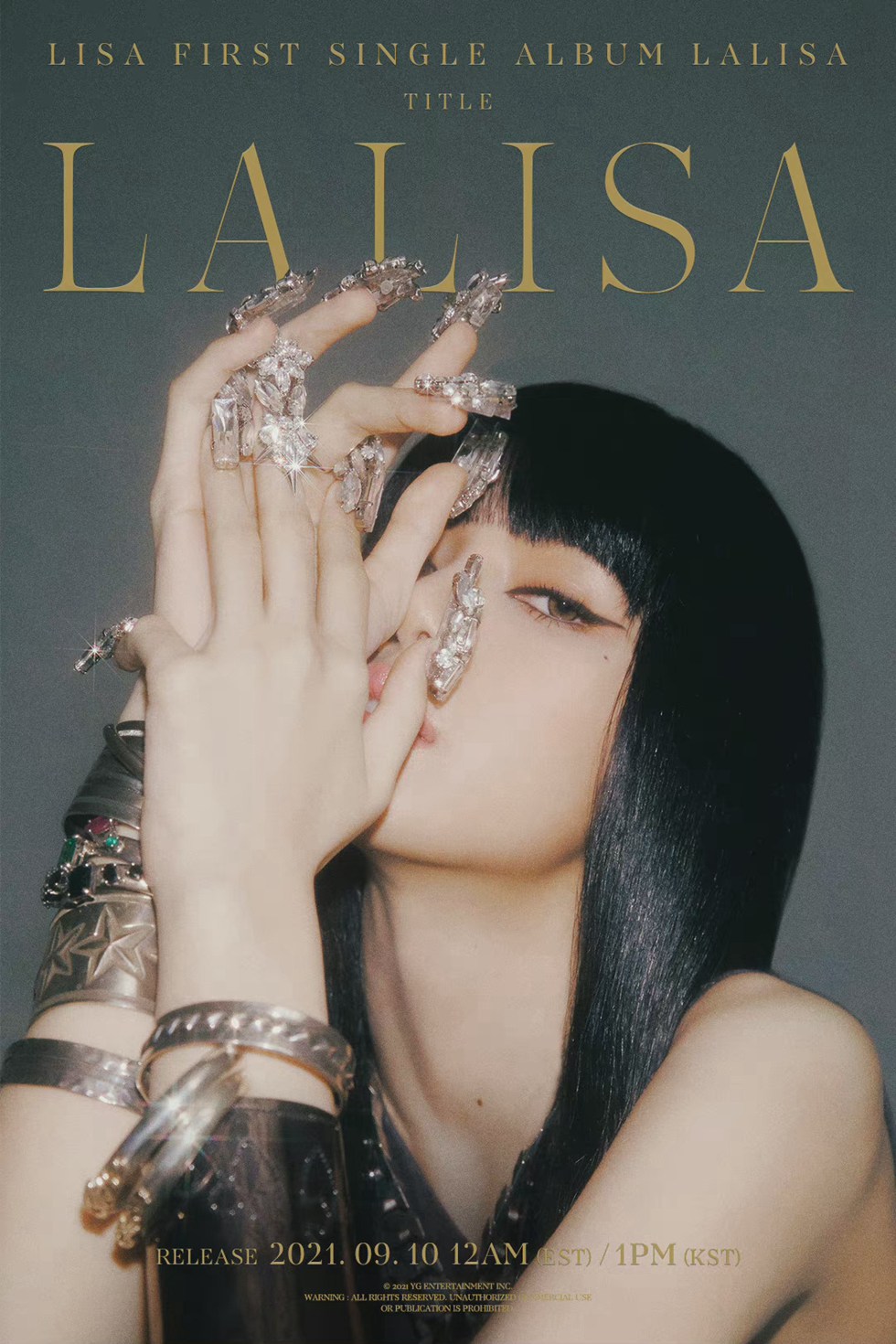 LISA首张单曲回归预告照化身长发辣妹
