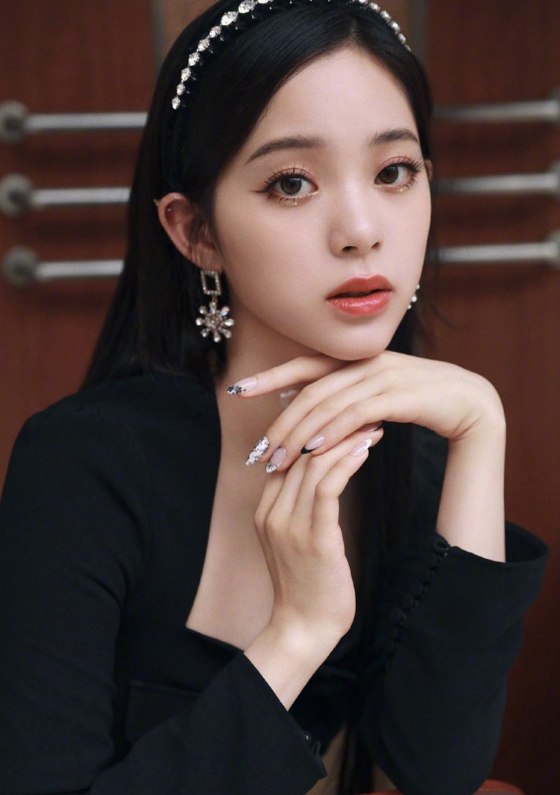 欧阳娜娜千金妆教程化身高贵冷艳千金美照