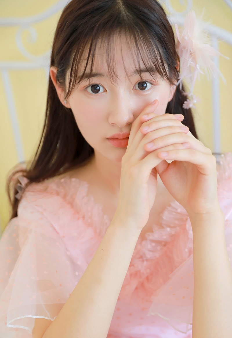 粉嫩小女生光滑牛奶肌室内写真
