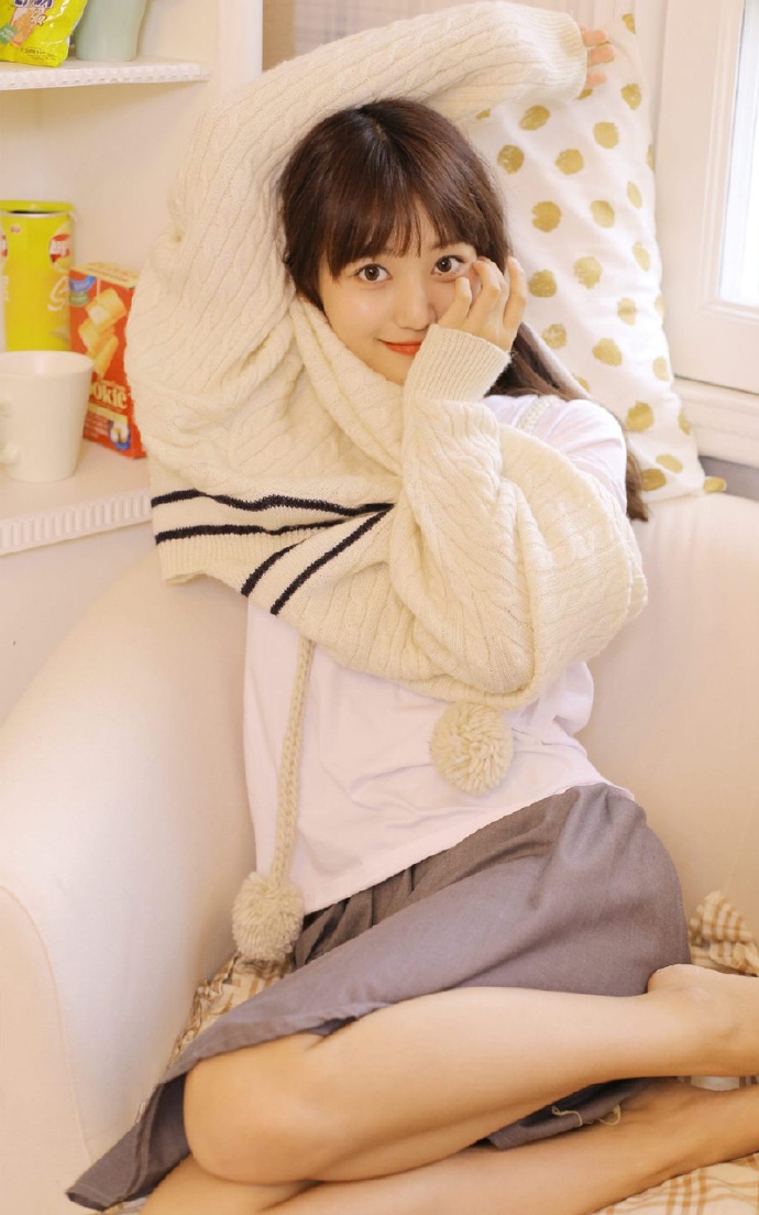 小清新美女白皙大长腿私房写真