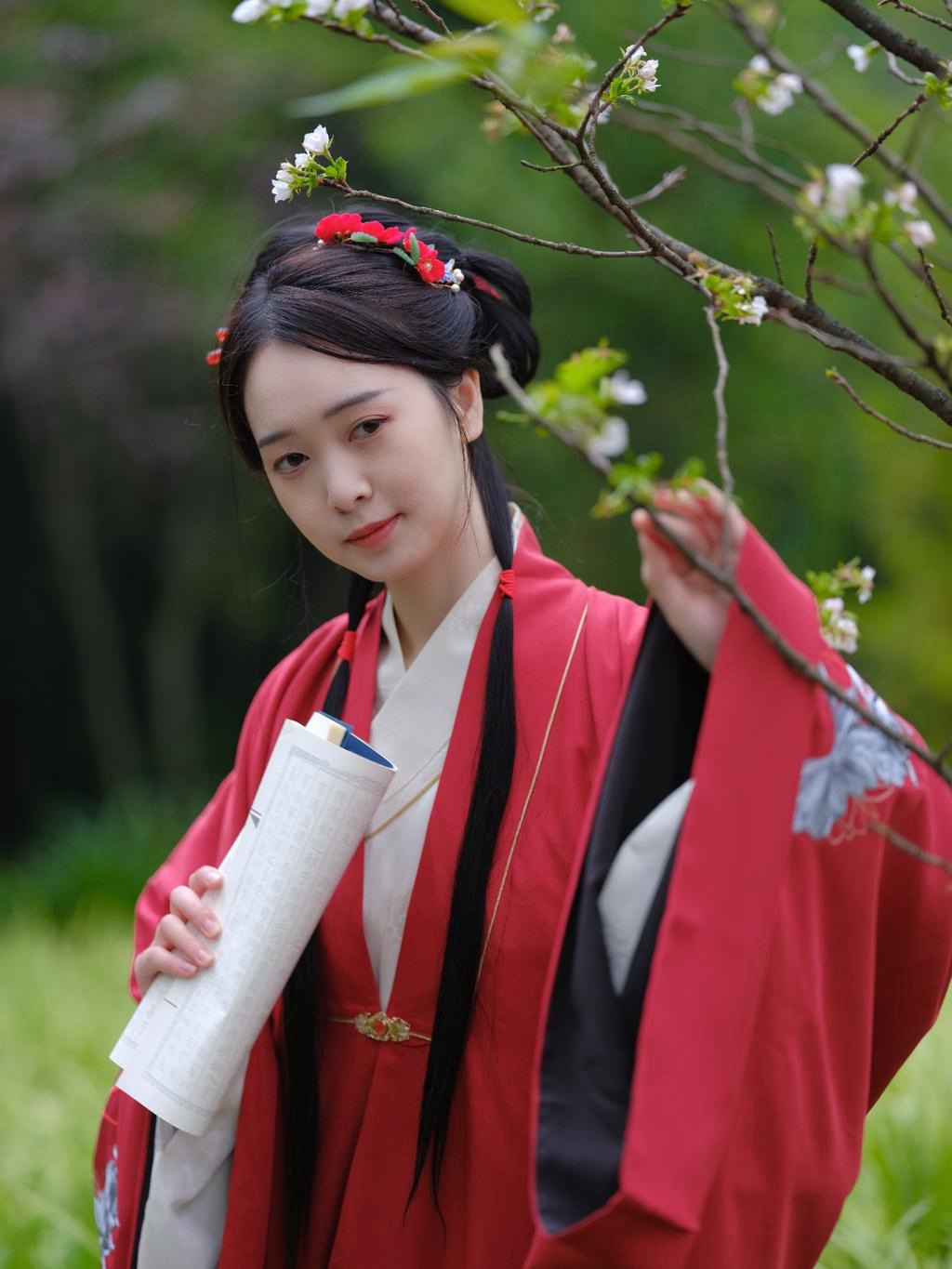 汉服美女饱读诗书满腹才华写真