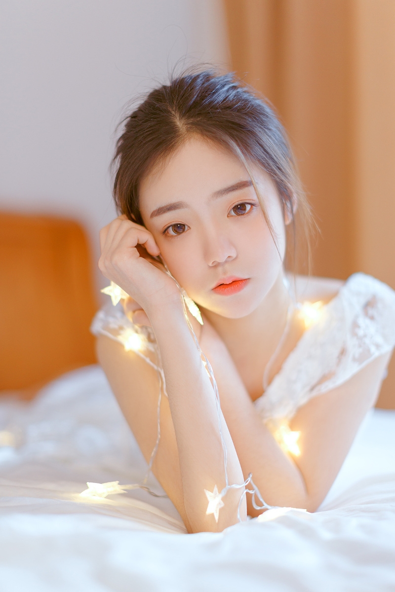 婚纱美女香肩美背性感撩人私拍