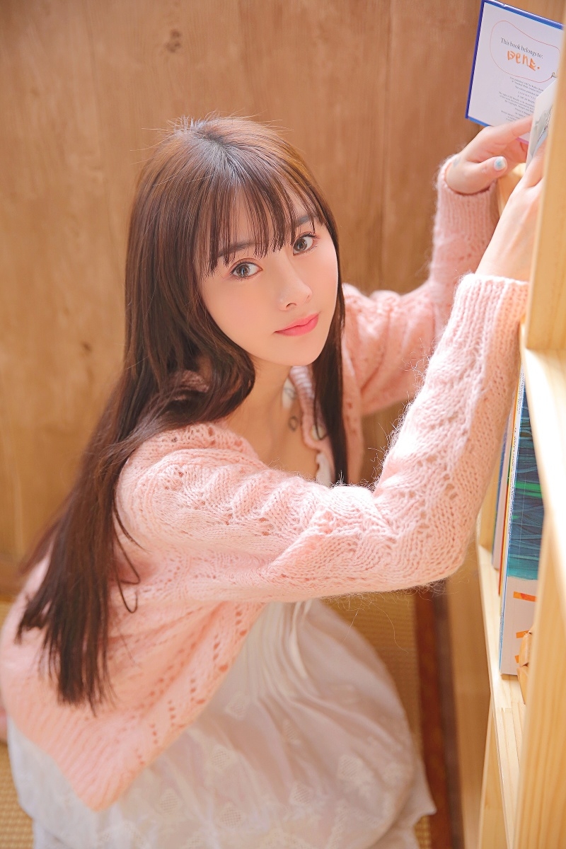 清纯美女黑长直发美丽动人写真