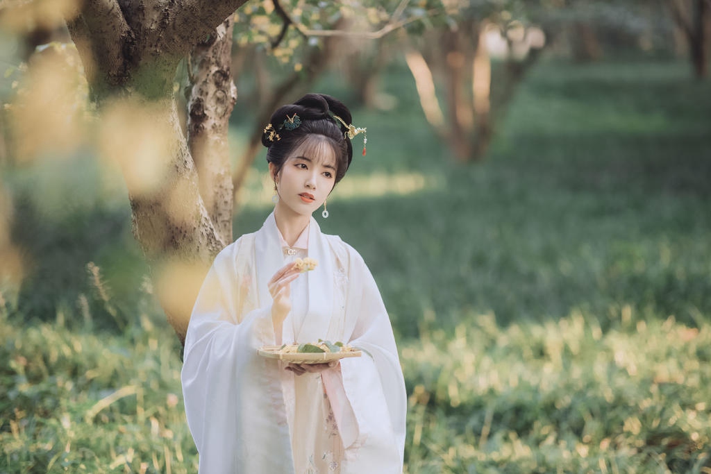 古装美女花容月貌清新脱俗图片