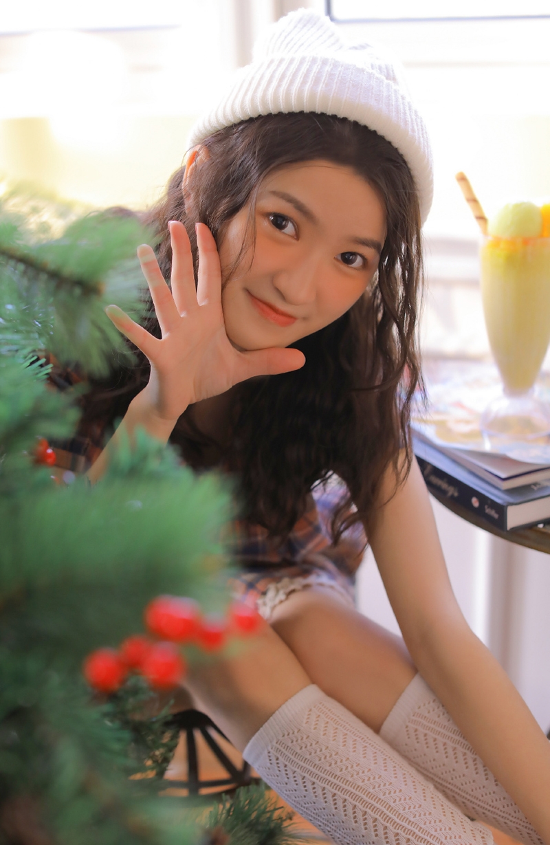 格子短裙美女萝莉白丝美腿写真