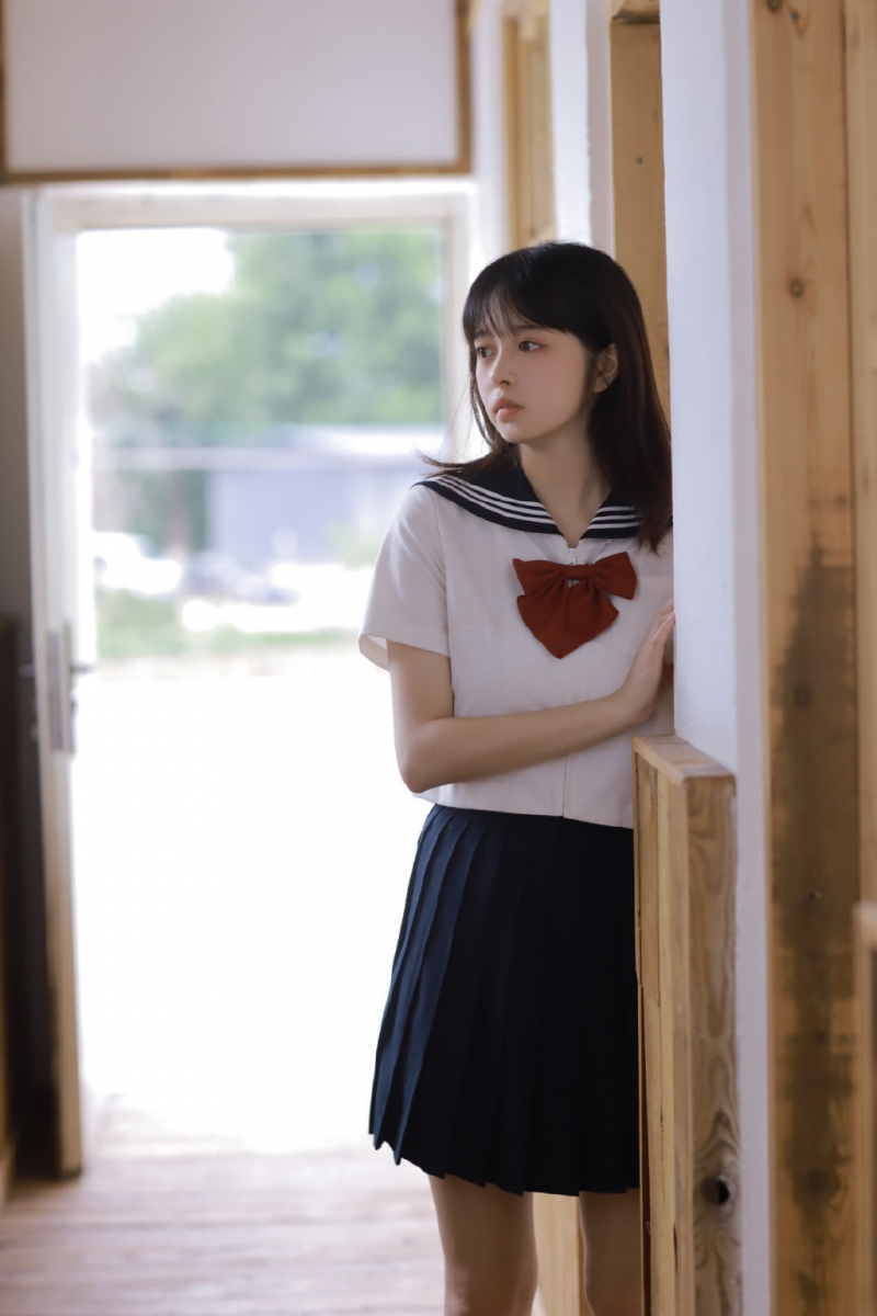 jk制服美女学生妹教室写真图集