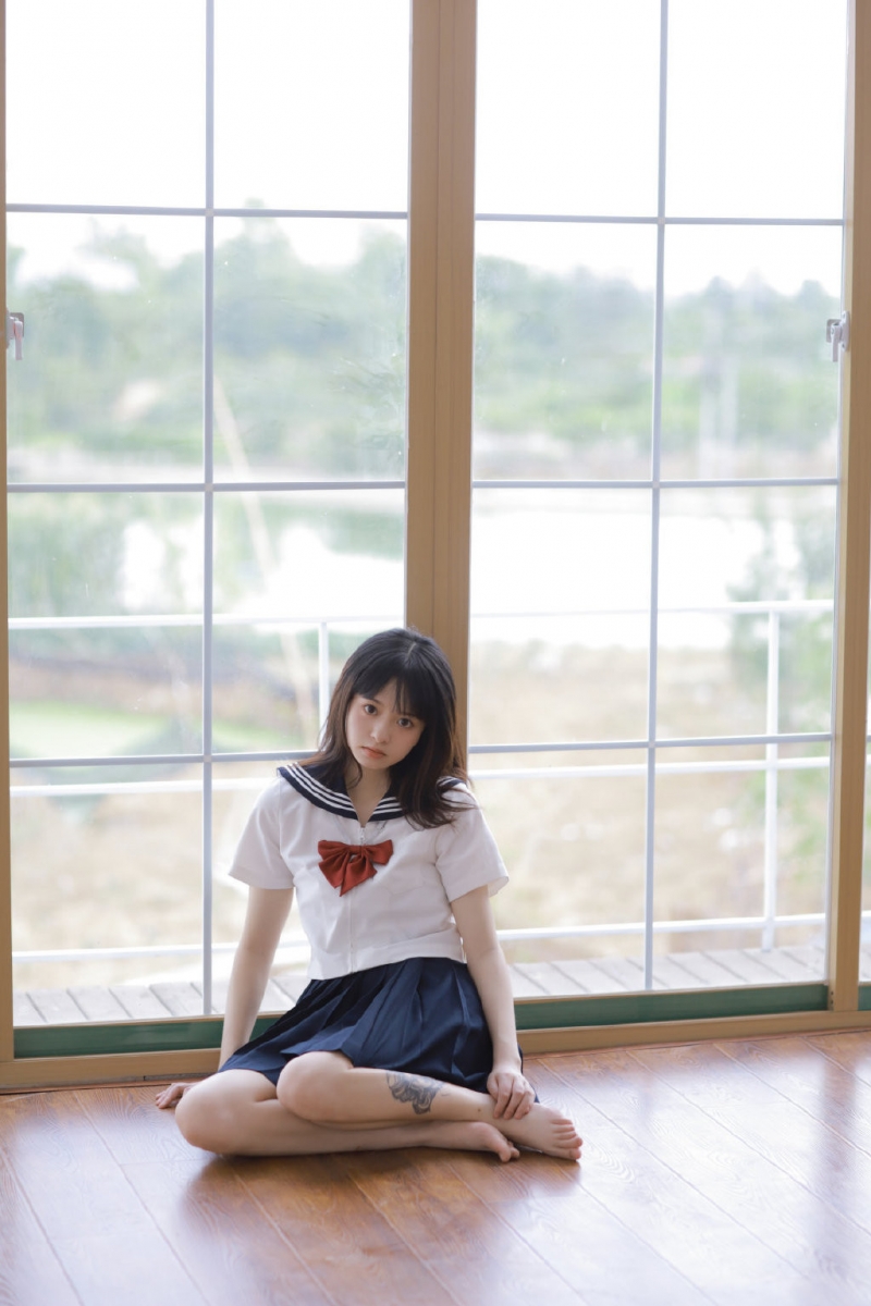 jk制服美女学生妹教室写真图集