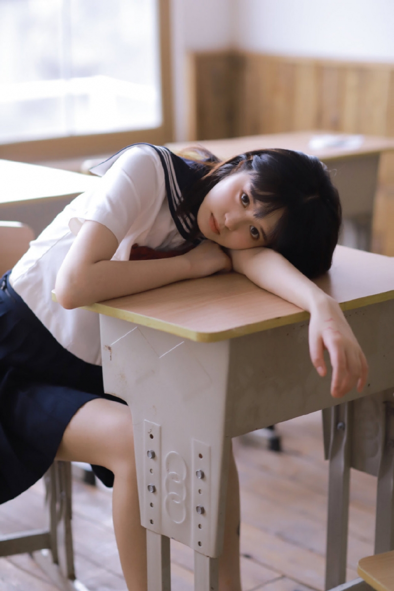 jk制服美女学生妹教室写真图集