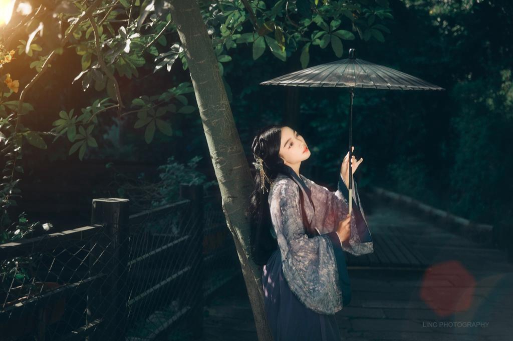 汉服少女温婉娴静唯美古风摄影