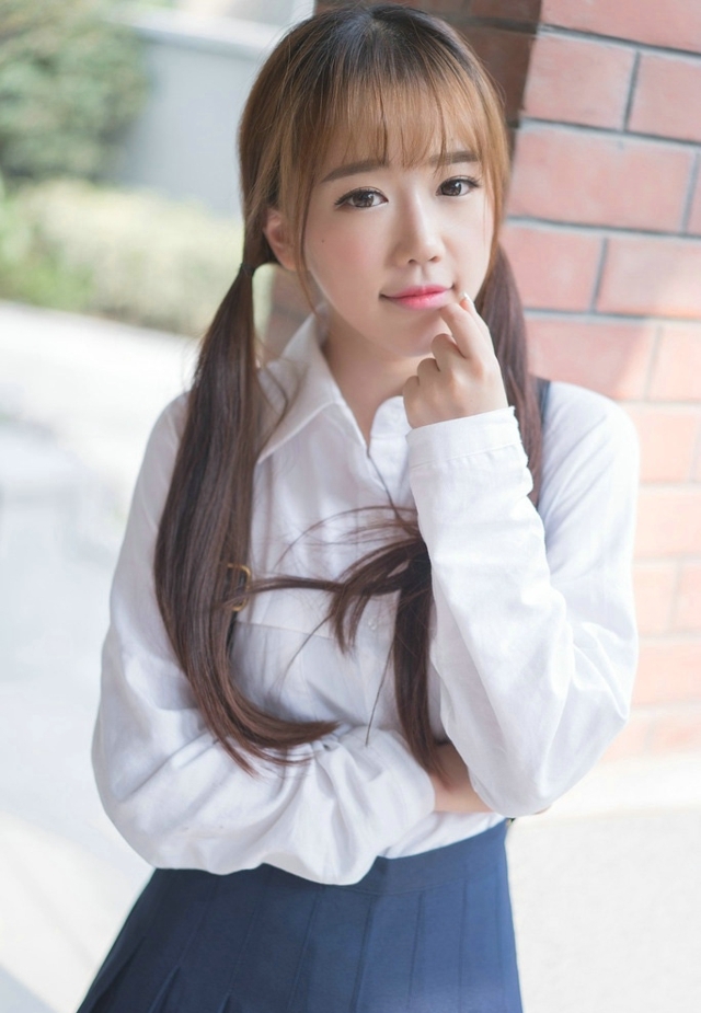 青春靓丽双马尾小姐姐街拍写真