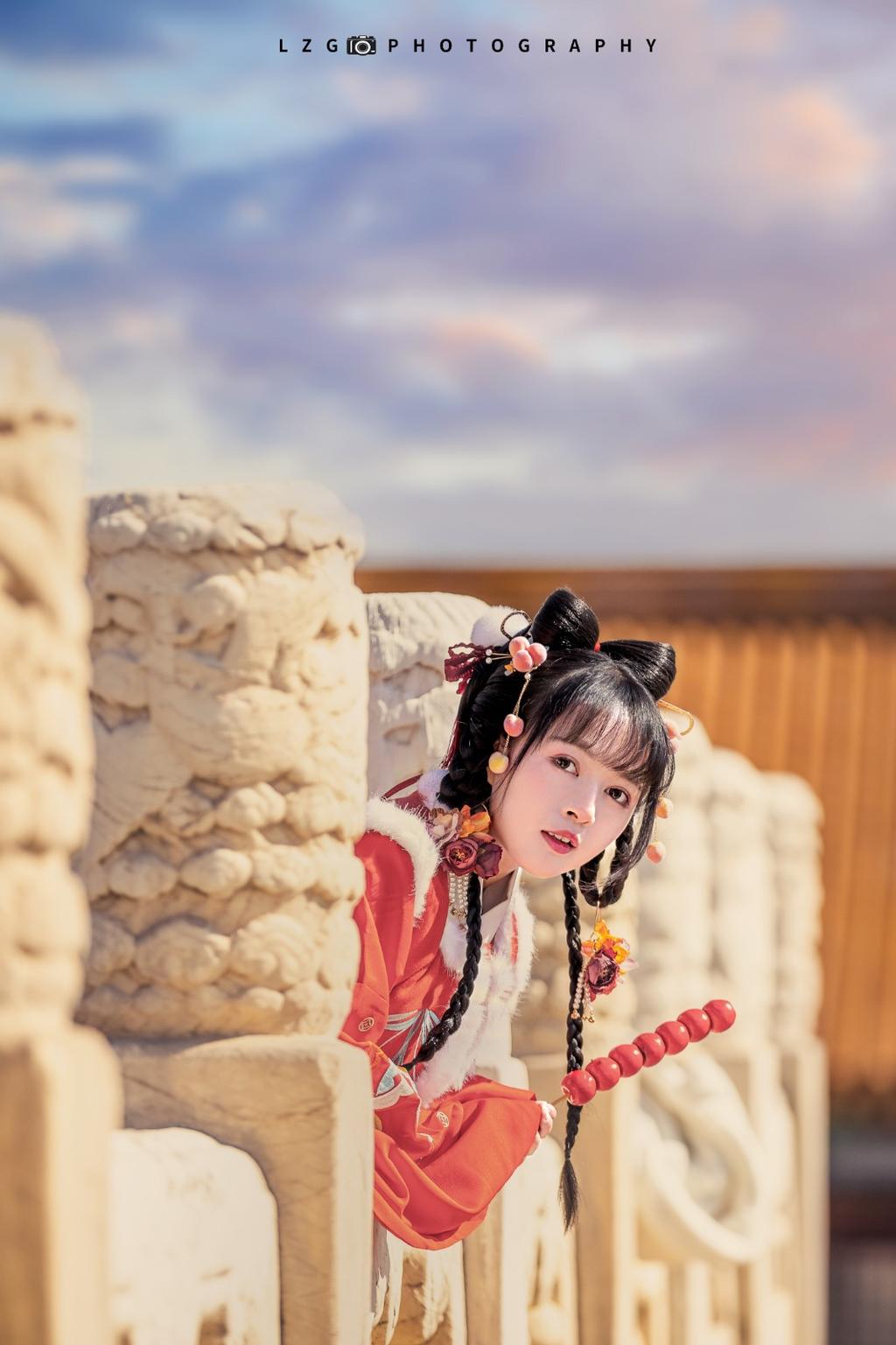 汉服少女红妆素裹明媚娇俏图片