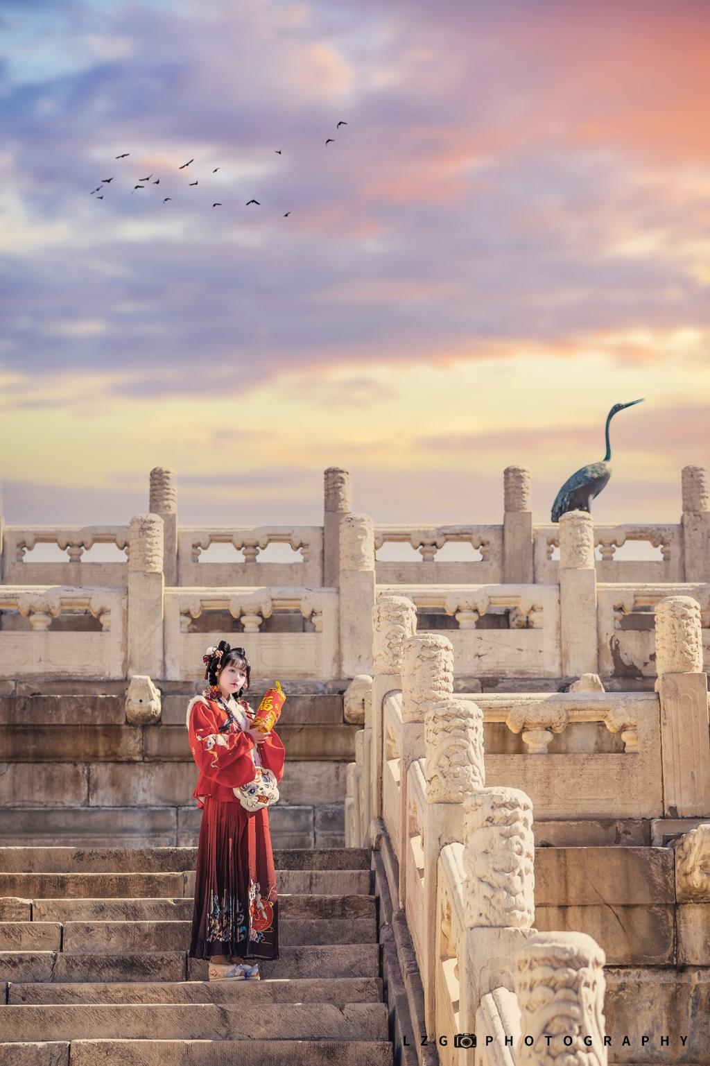 汉服少女红妆素裹明媚娇俏图片