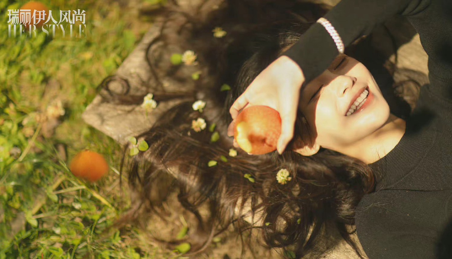 Angelababy返璞归真瑞丽四封面眼神灵动森系感满满