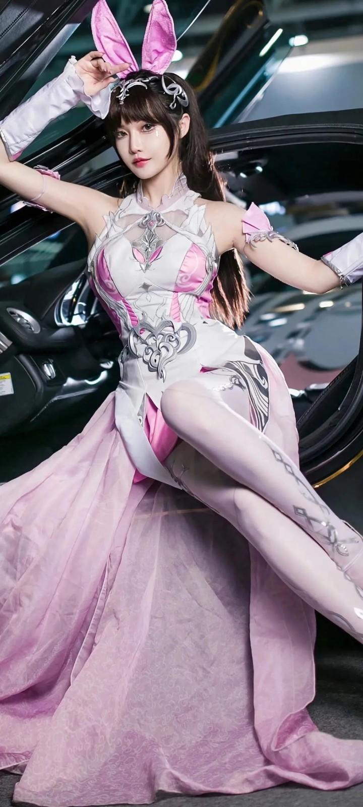 美女车模白丝美腿性感撩人私拍