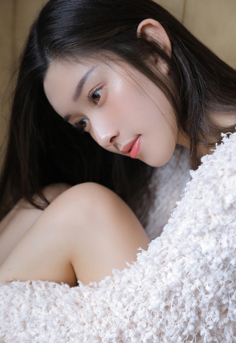 大长腿小姐姐黑长直发私房写真