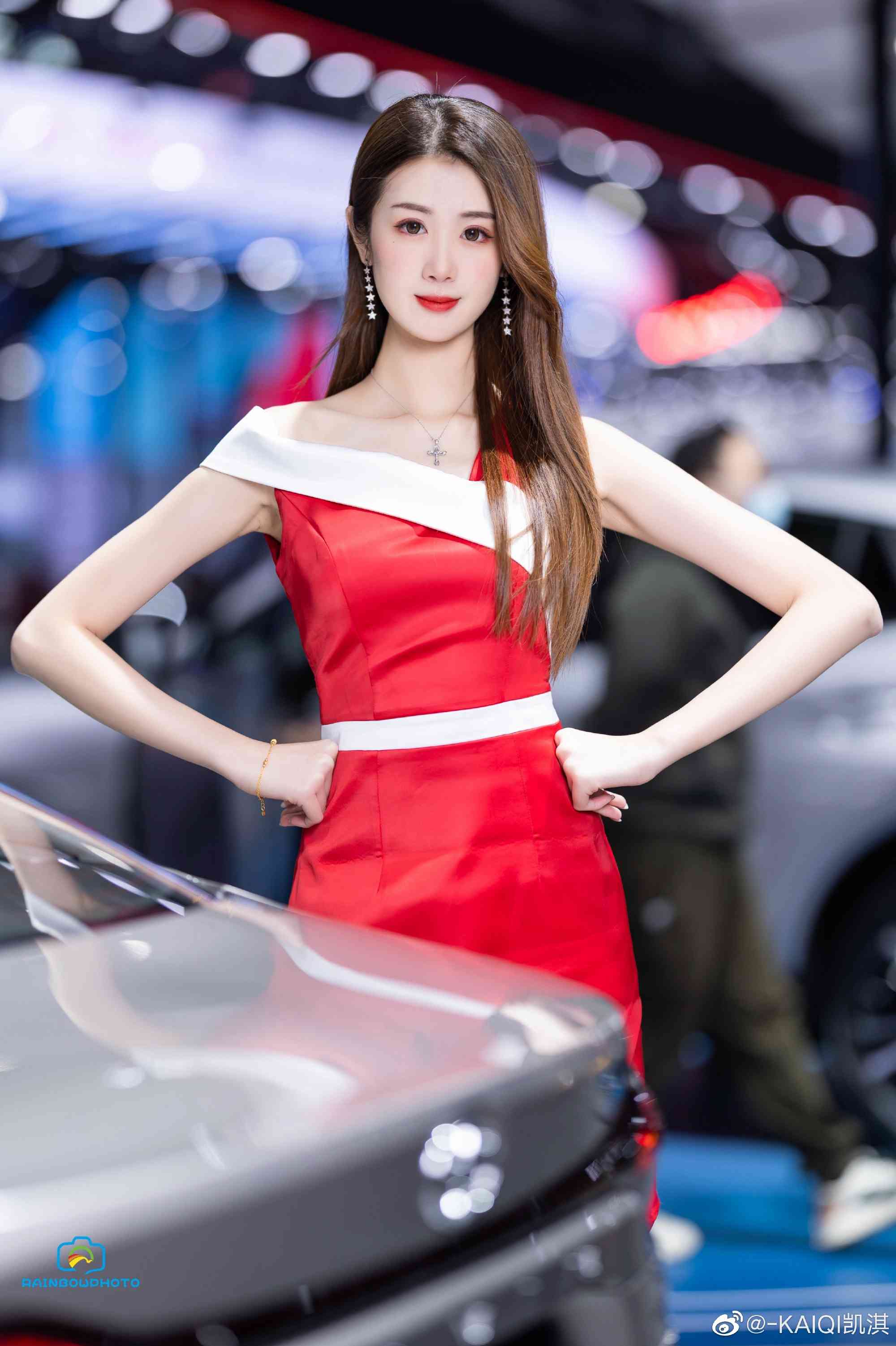 高跟美女车模美腿玉足诱惑私拍