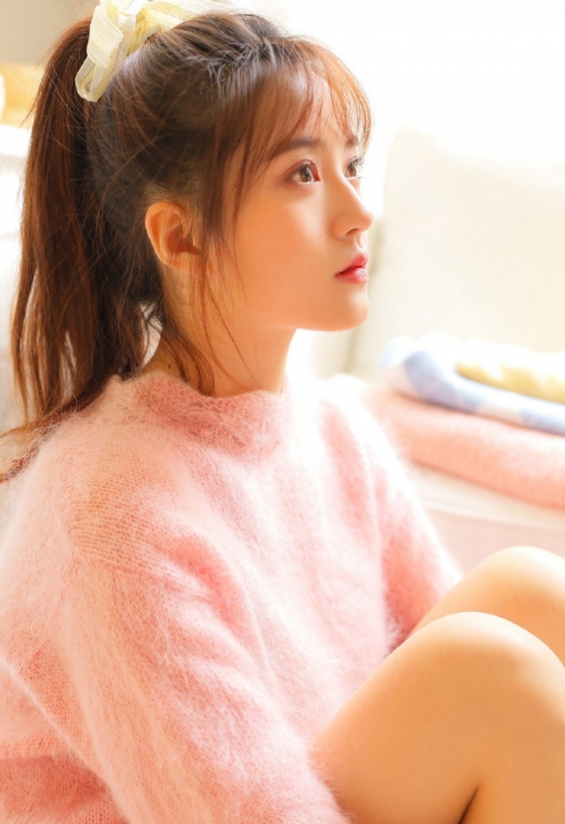 粉嫩小女生清爽高马尾私房写真