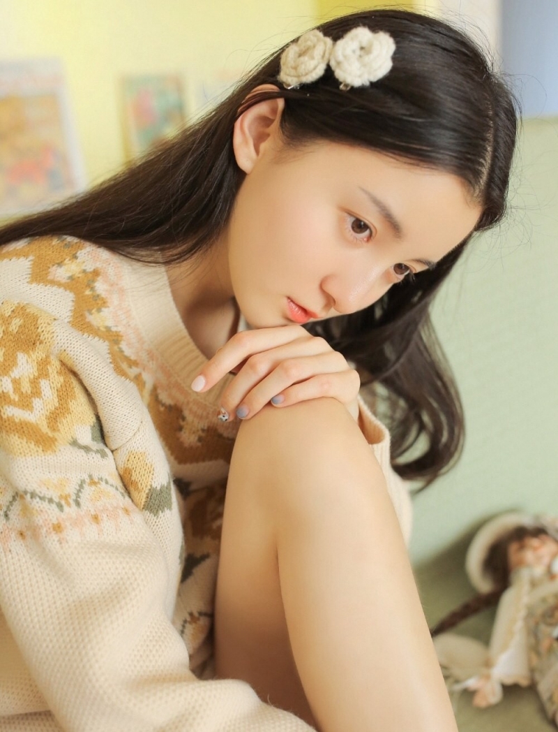 超短裤美少女白丝美腿精选图片