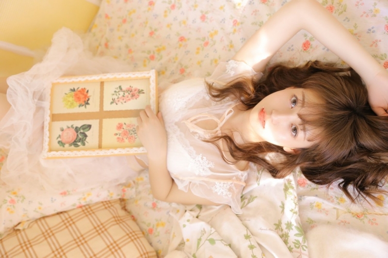 年轻女孩极品透视性感内衣美图