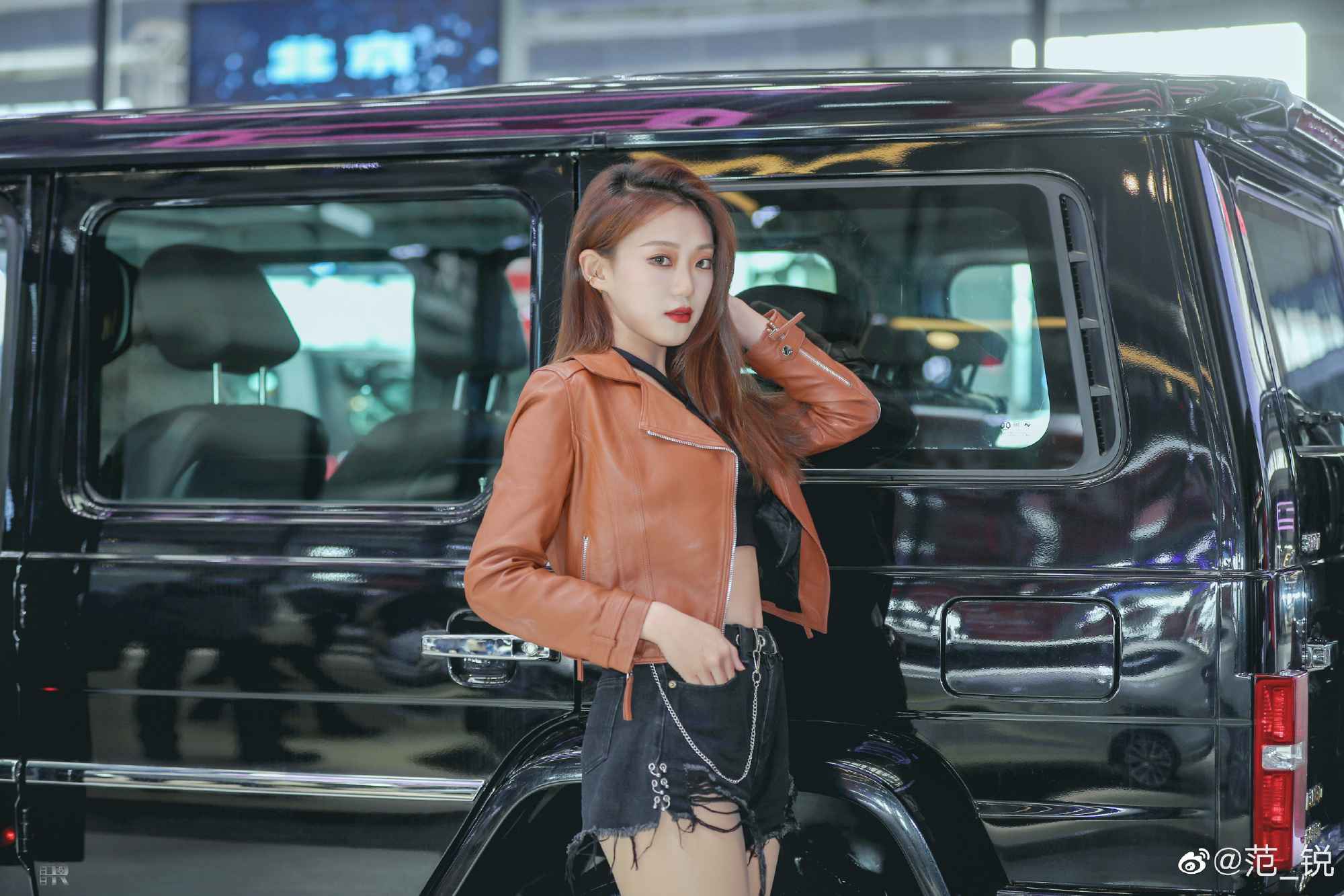 高挑美女车模小蛮腰大长腿套图