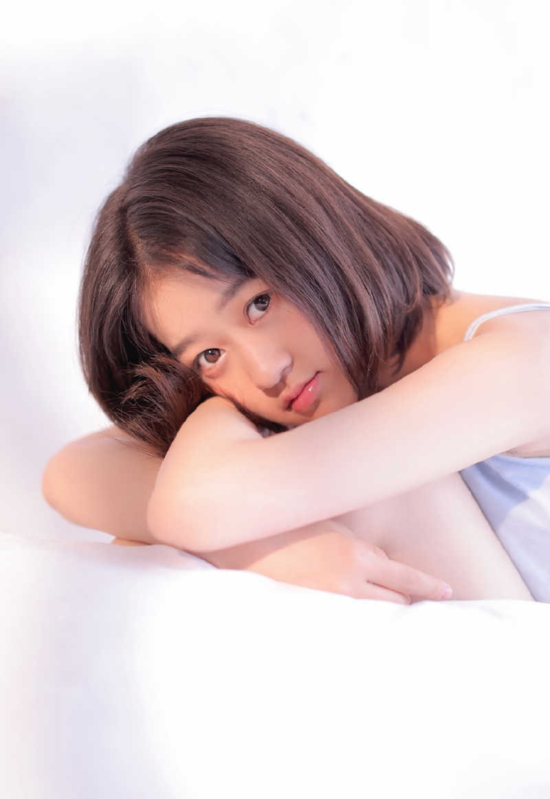 阳光下的早安少女清新可人写真