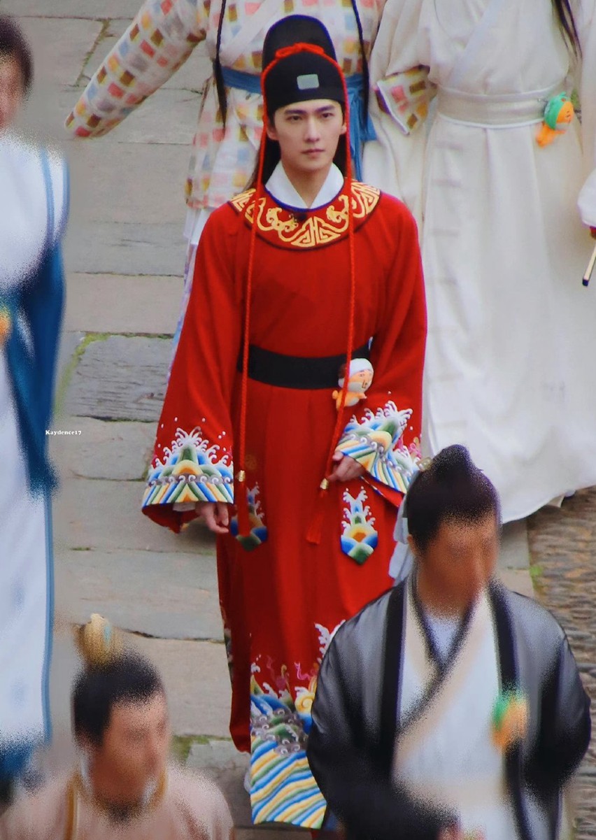杨洋《青春环游记3》cos红衣展昭图片