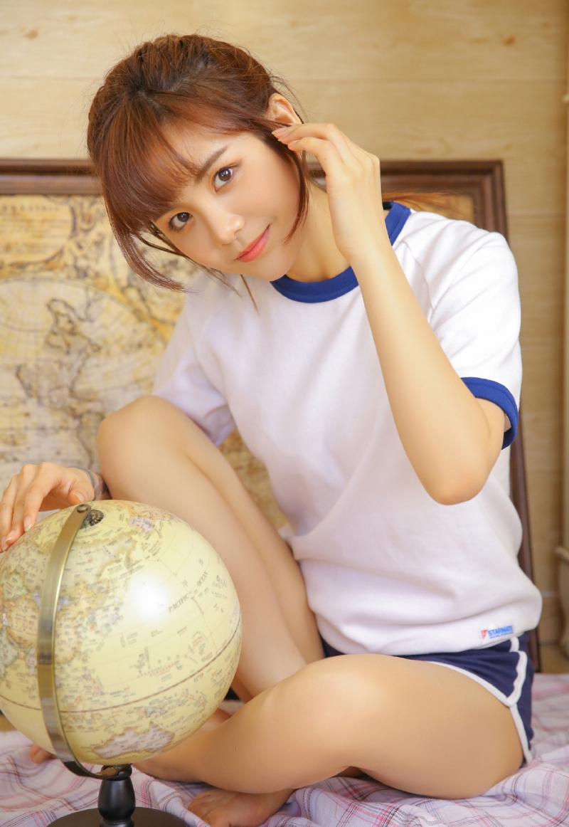 高马尾美女体操运动服私房写真