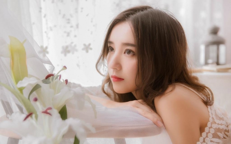 美女少妇吊带睡裙妩媚妖娆私拍