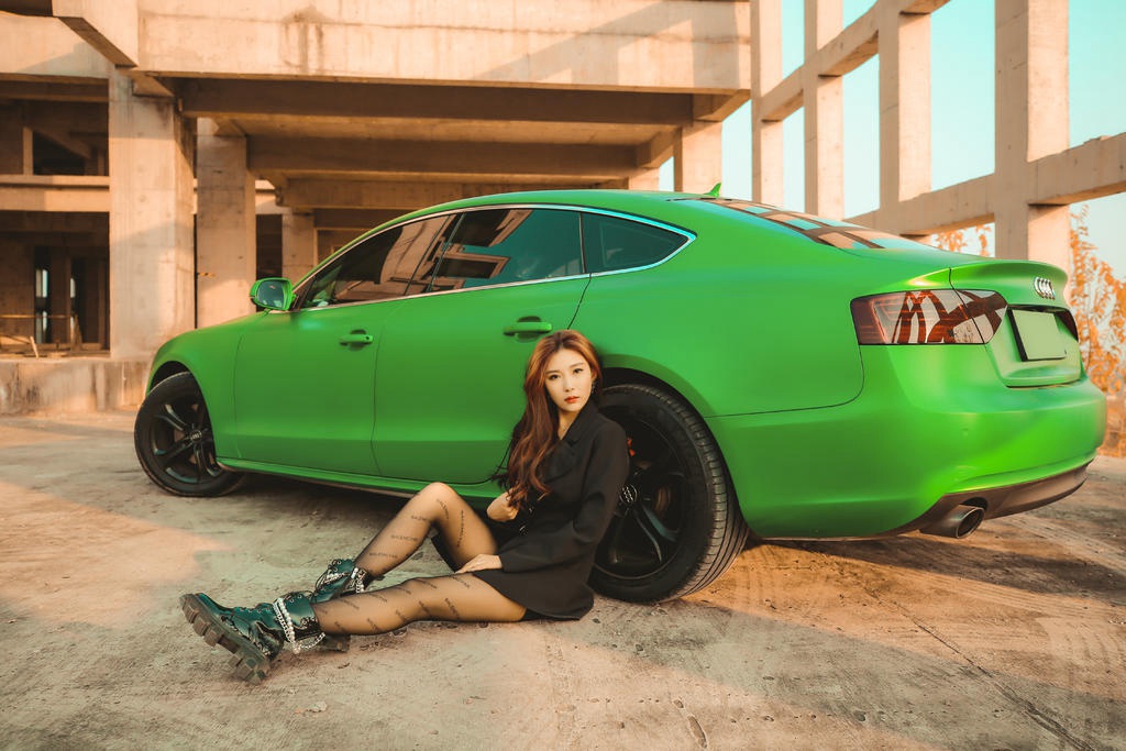 美女车模黑丝美腿妩媚妖娆私拍