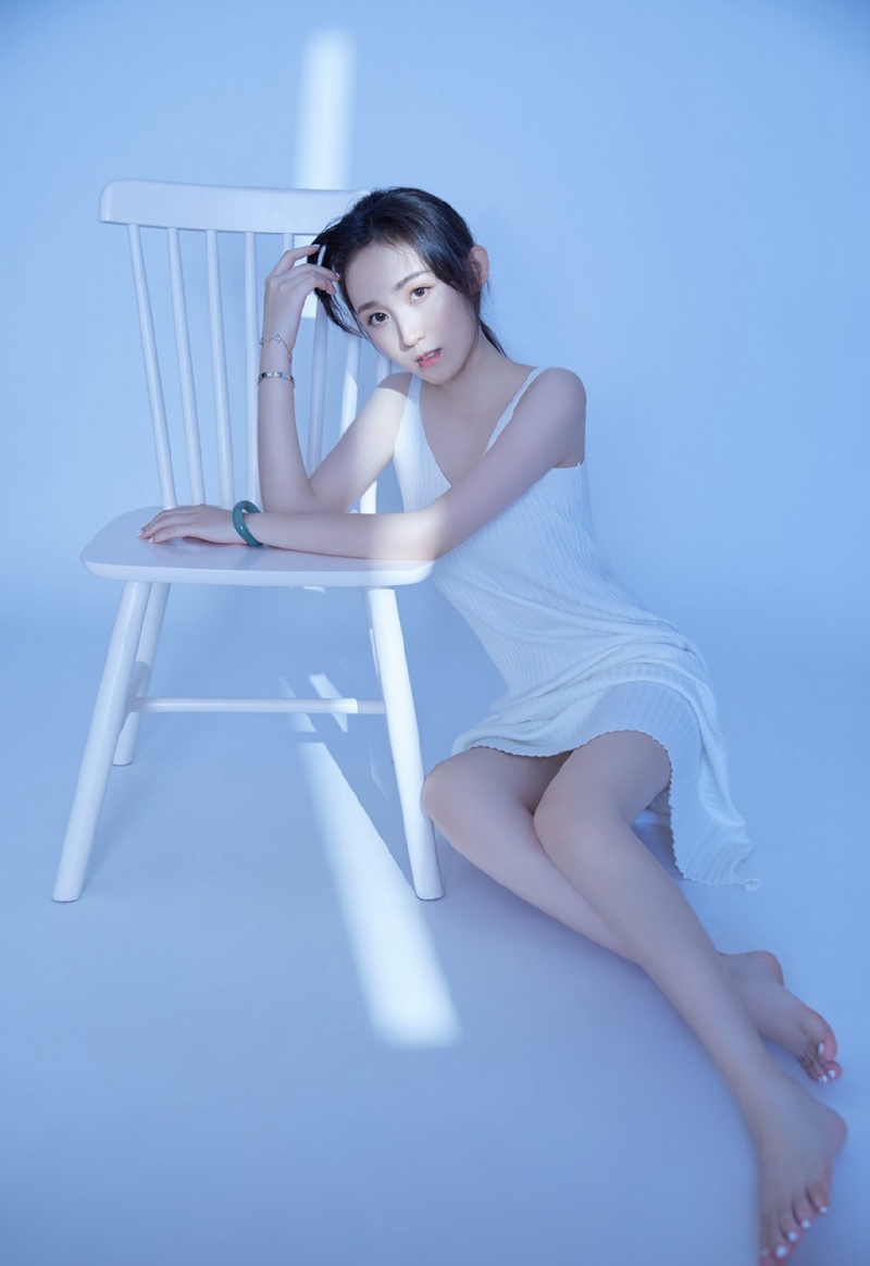 光影下的美女御姐撩人性感个人摄影