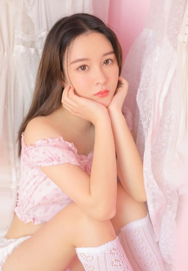 白丝美女萝莉小蛮腰大长腿图片