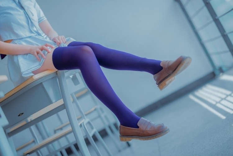 制服短裙cosplay美女穿蓝色丝袜绝对领域写真
