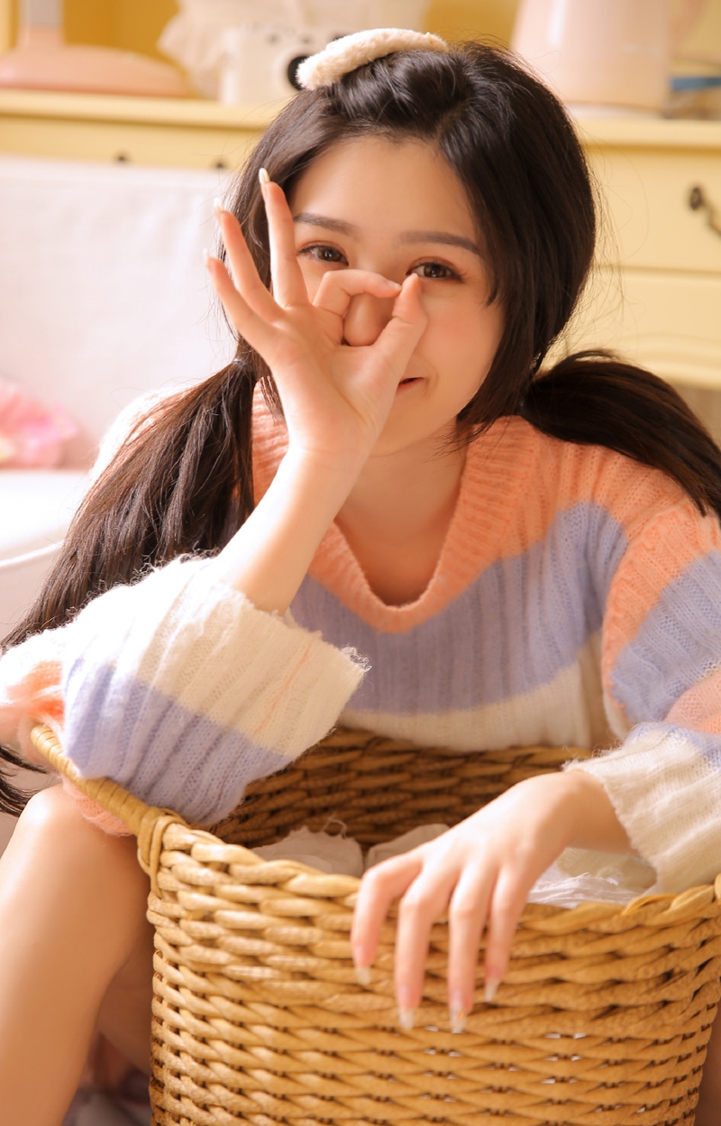 双马尾辫美女萝莉俏皮可爱写真