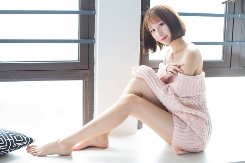 欲火清纯美女九尾Ivy薄丝吊带图集