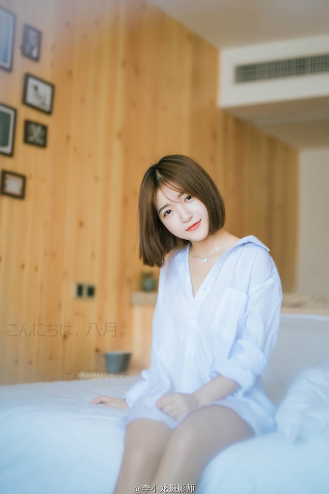 短发美女宾馆写真