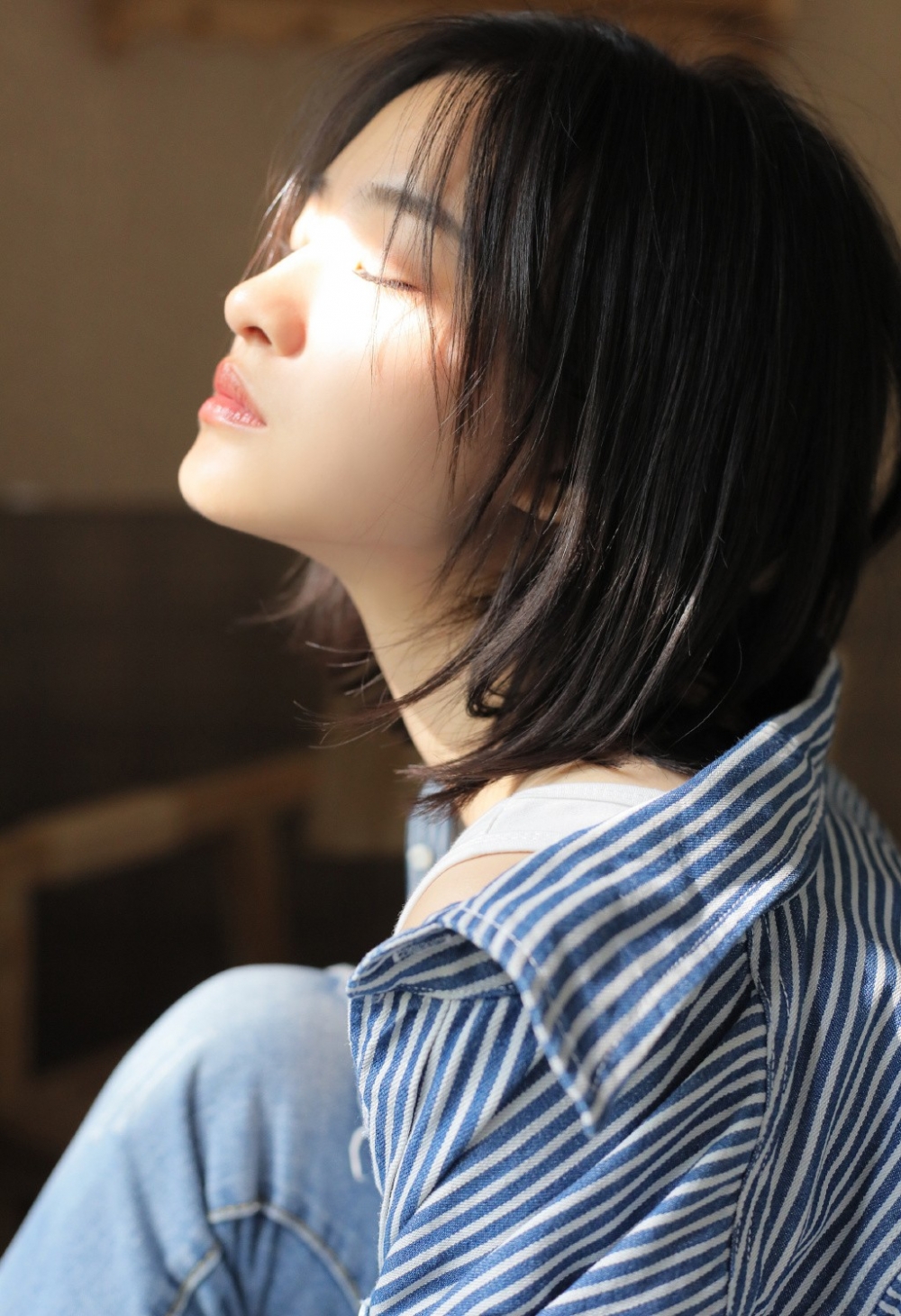 治愈系软妹一笑倾城干净美瞳令人倾城另类写真