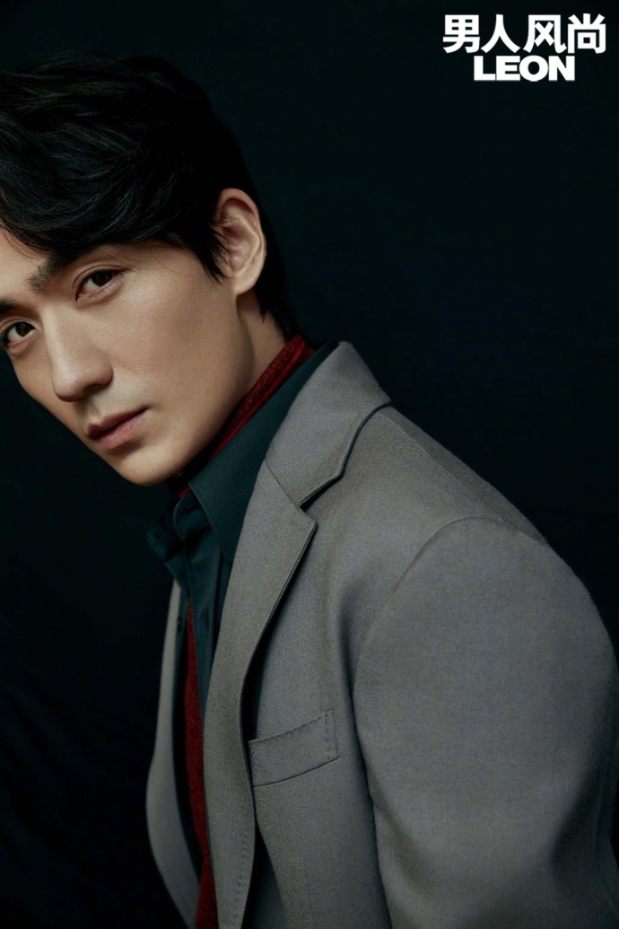 朱一龙成熟魅力型男明星写真图片