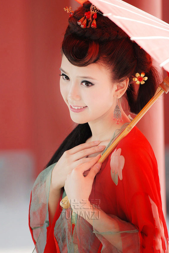 红妆古典少女图 玉肌裸露性感诱惑