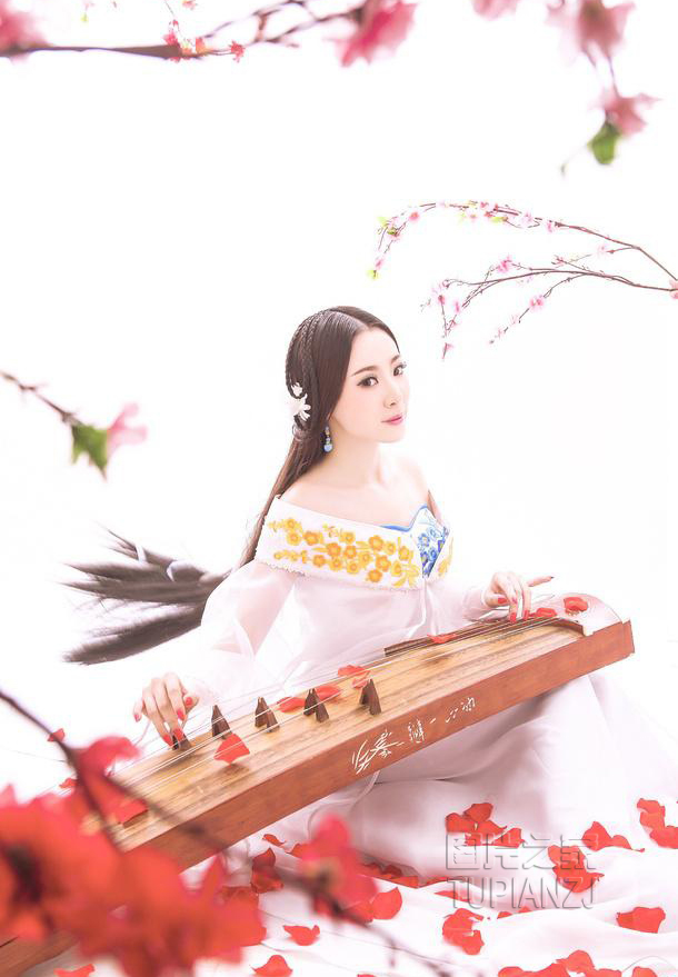 抚琴少女古装大片 唯美梦幻泛若天仙