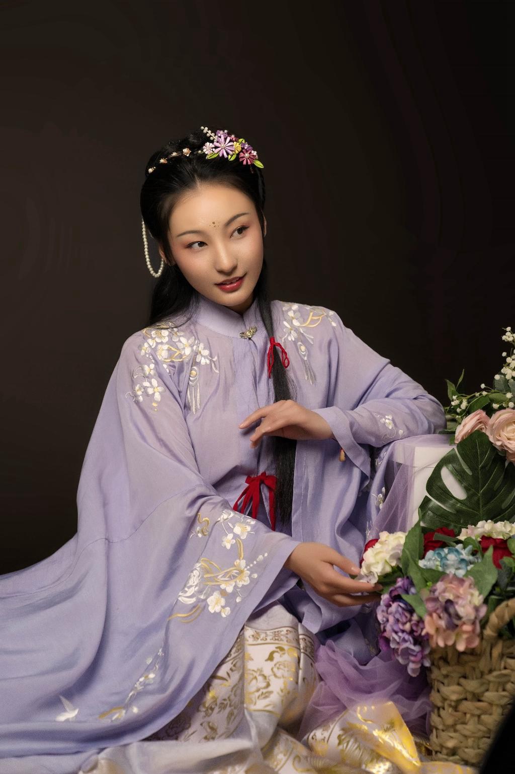 夜色下的汉服美女唯美古风摄影