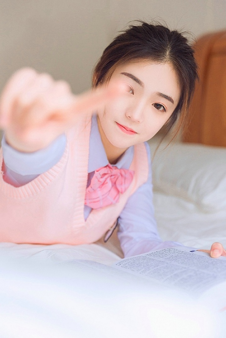 销魂完美女车模化身ol制服美女充满女人味图片