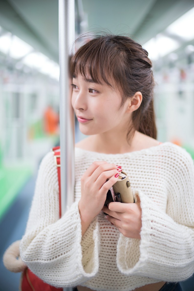 销魂完美女车模化身ol制服美女充满女人味图片