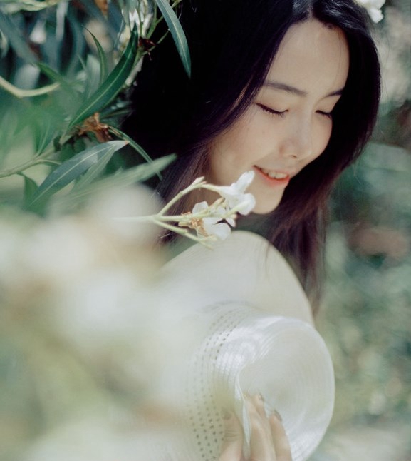 粉嫩小美女18禁真大尺度私房照