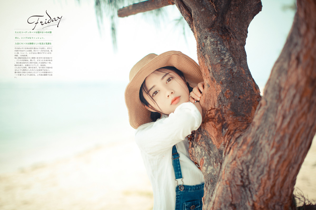 双麻花辫牛仔背带裤美少女