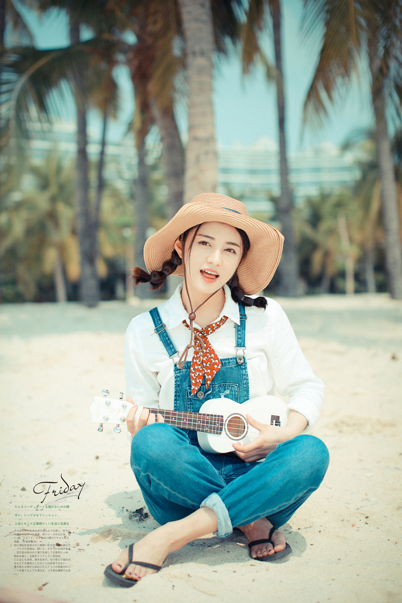 双麻花辫牛仔背带裤美少女