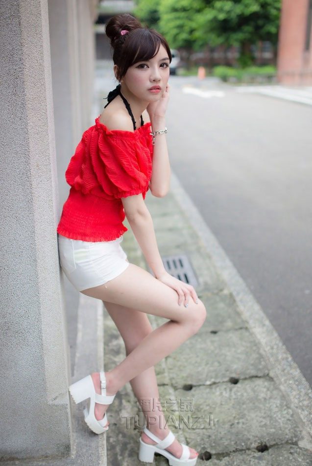 清纯水灵鲜嫩小妹子图片